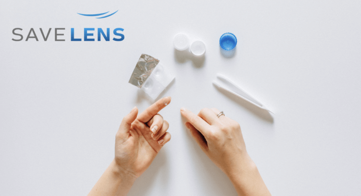 Image of person holding contact lens with the Savelens logo 